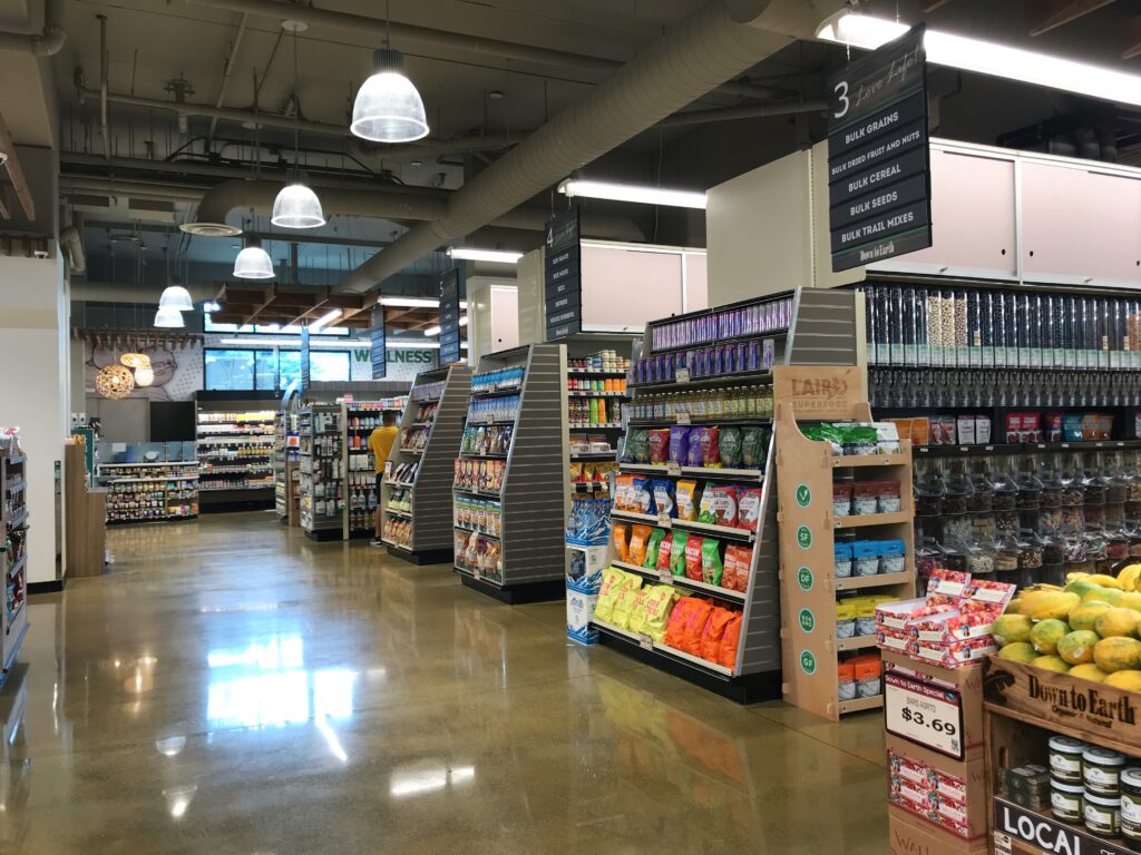 42 - DTE Kakaako Front Aisle2