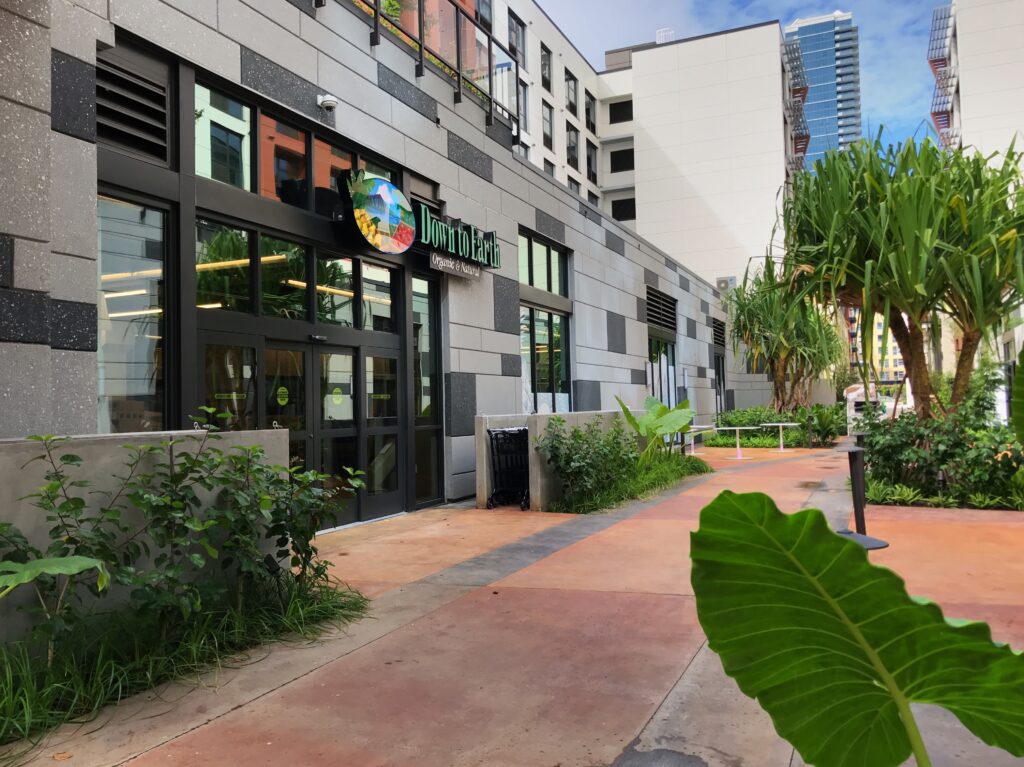42 - DTE Kakaako Paseo